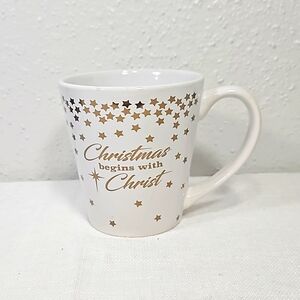 Beautiful GUC metallic gold stars on cream Christmas Begins with Christ Mug